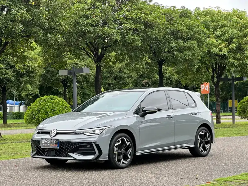 Volkswagen Golf, 2025