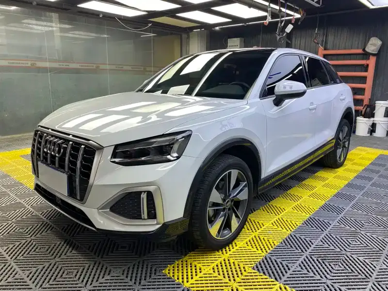 Audi Q2L, 2022