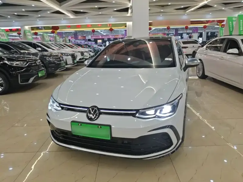 Volkswagen Golf, 2024