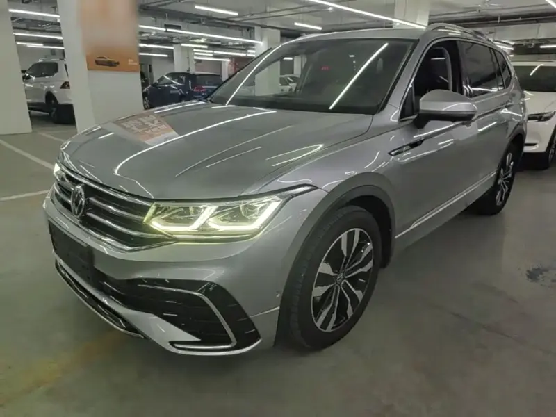 Volkswagen Tiguan L, 2022 — фото 1