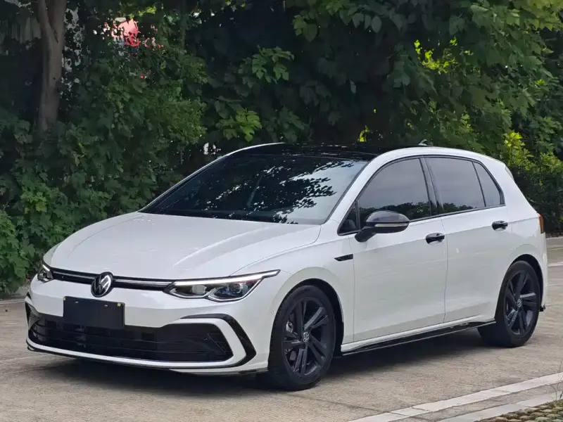 Volkswagen Golf, 2023