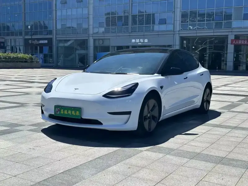 Tesla Model 3, 2022
