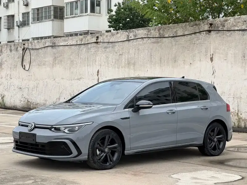 Volkswagen Golf, 2022