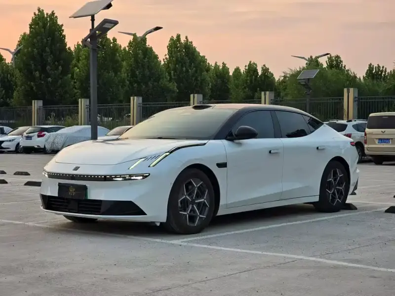 Lynk & Co 10, 2025