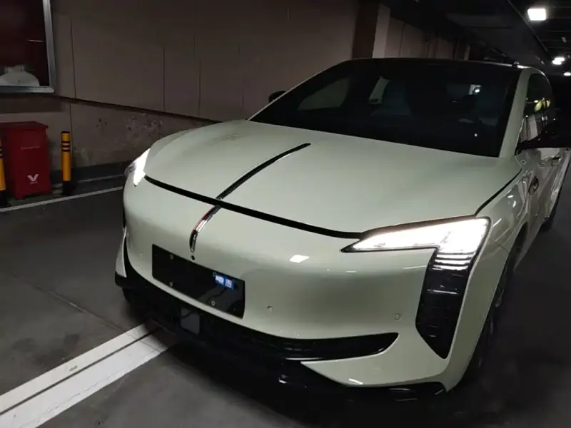 Hongqi EH7, 2026