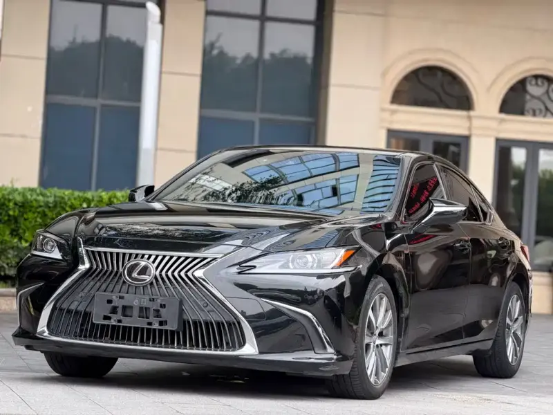 Lexus ES, 2020
