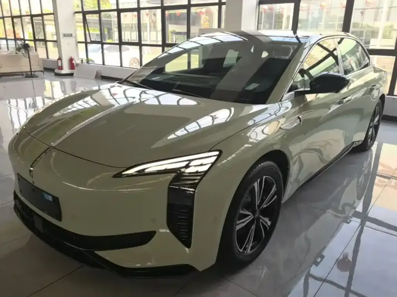 Hongqi EH7, 2026
