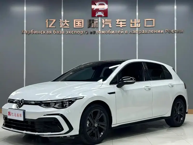 Volkswagen Golf, 2022