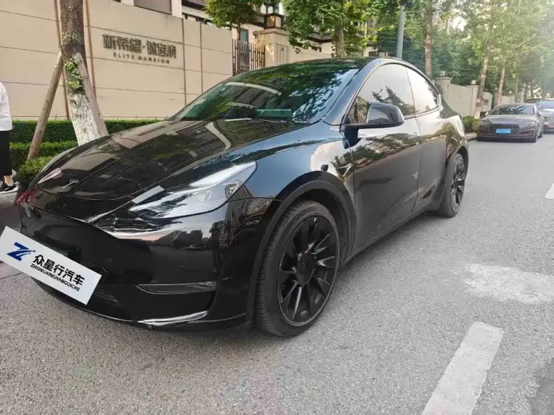 Tesla Model Y, 2021