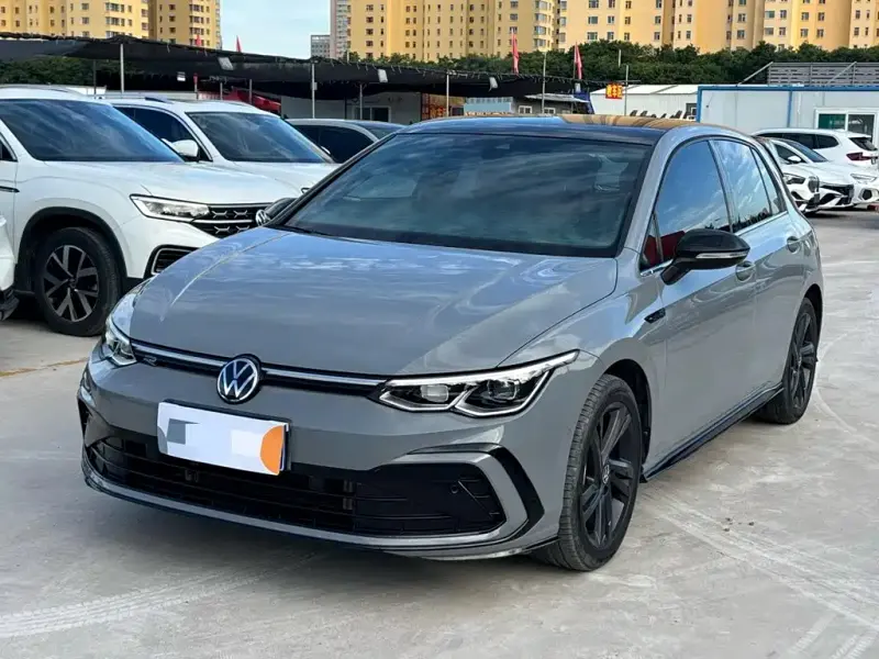 Volkswagen Golf, 2022