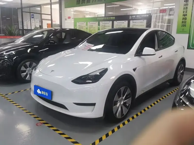 Tesla Model Y, 2022