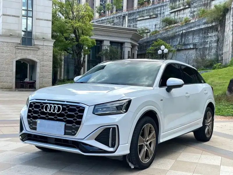 Audi Q2L, 2022