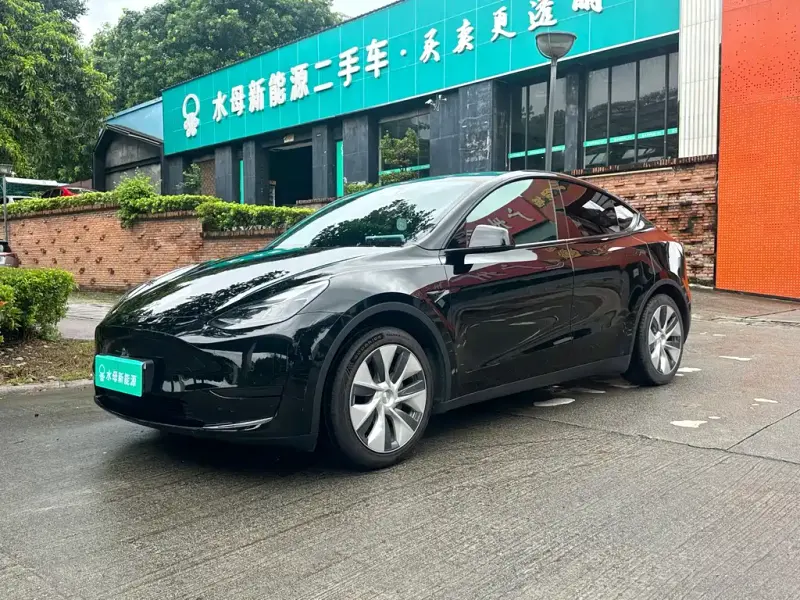 Tesla Model Y, 2023