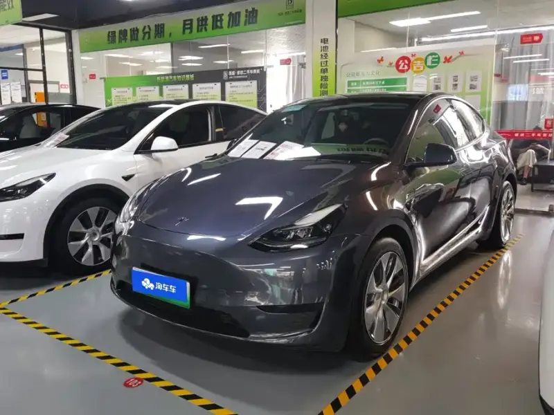 Tesla Model Y, 2022