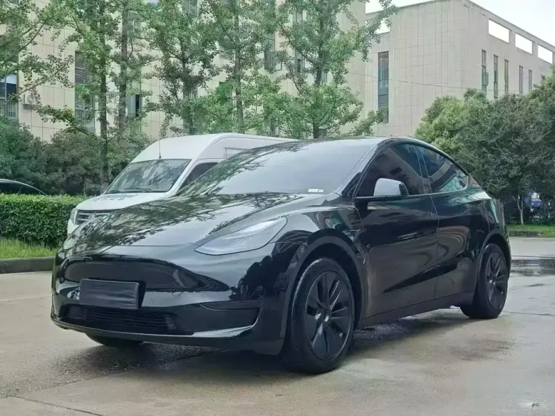 Tesla Model Y, 2023