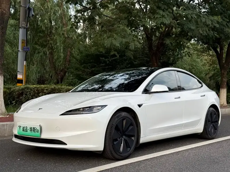 Tesla Model 3, 2024