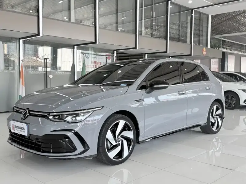 Volkswagen Golf, 2022