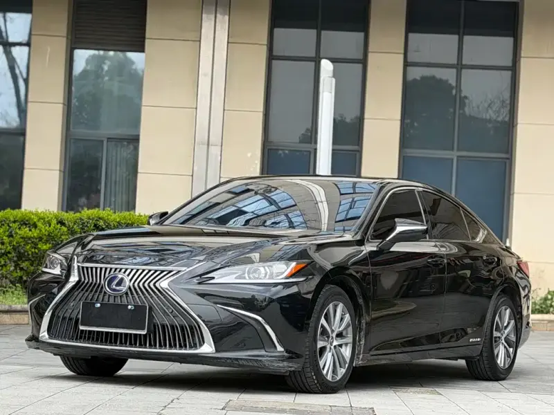 Lexus ES, 2020