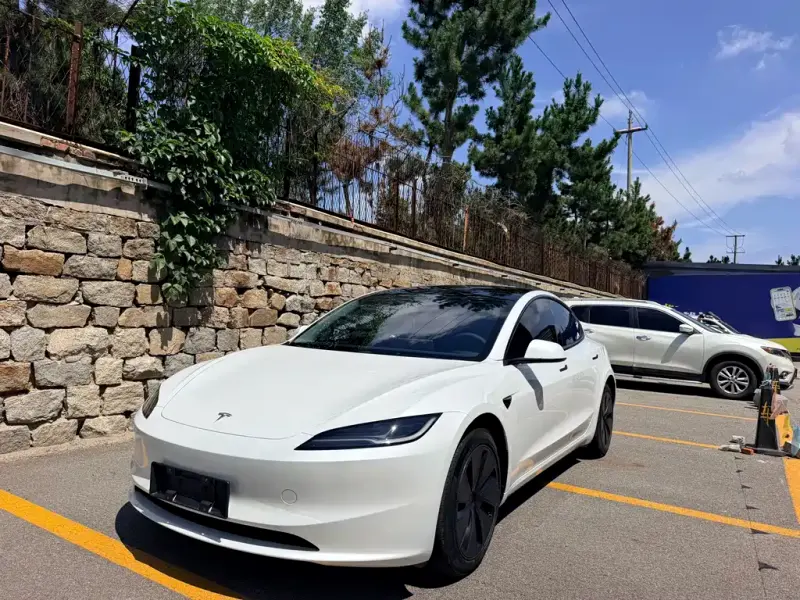 Tesla Model 3, 2024