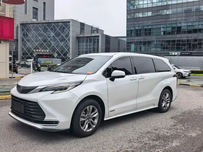 Toyota Sienna, 2023