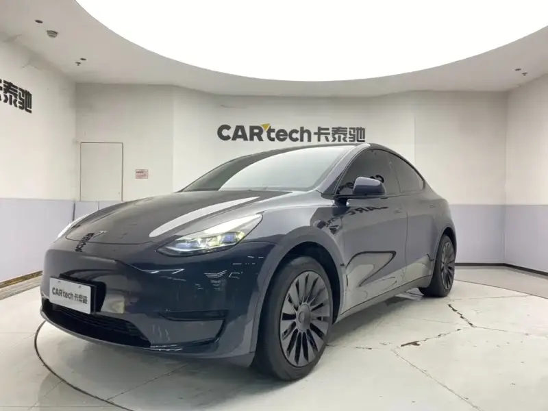 Tesla Model Y, 2024
