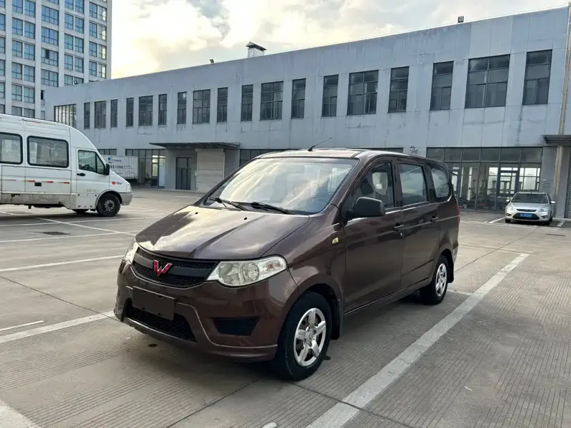 Wuling Hongguang, 2015