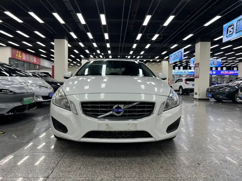 Volvo S60 (Import), 2013 — фото 1