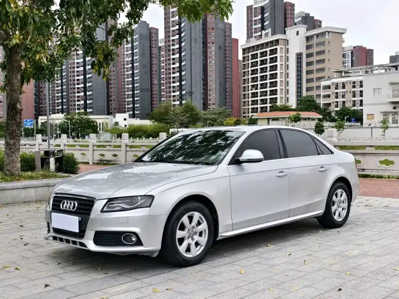 Audi A4L, 2011 — фото 1