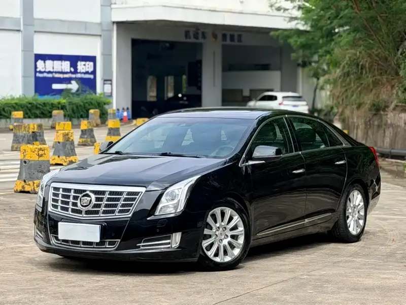 Cadillac XTS, 2013
