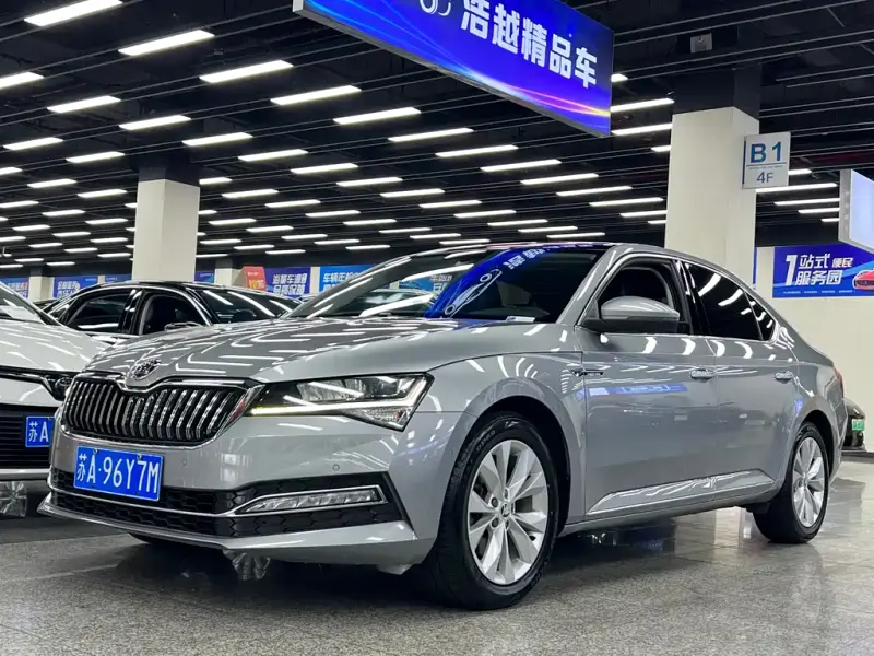 Skoda Superb, 2020 — фото 1
