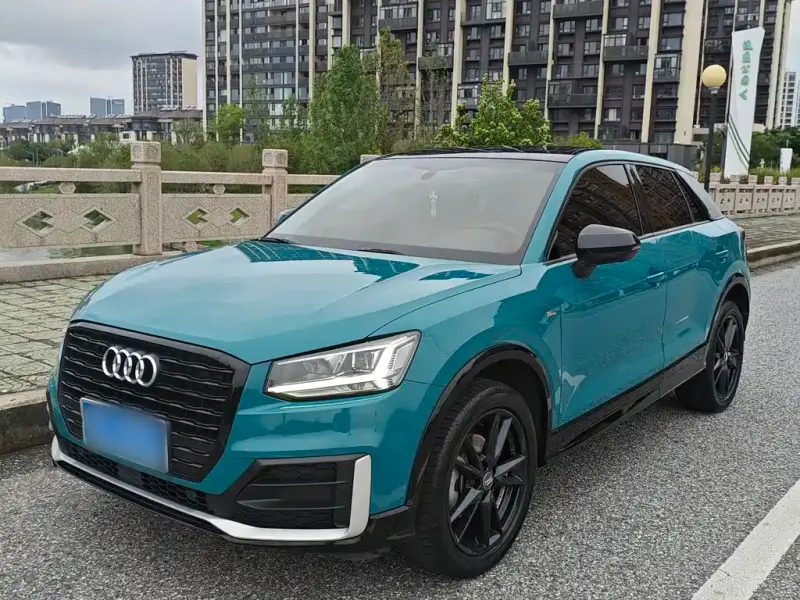 Audi Q2L, 2021