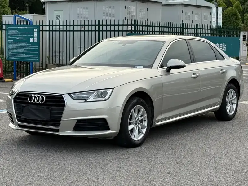 Audi A4L, 2016 — фото 1