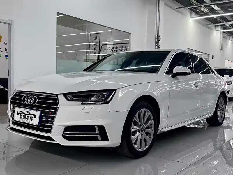 Audi A4L, 2018 — фото 1
