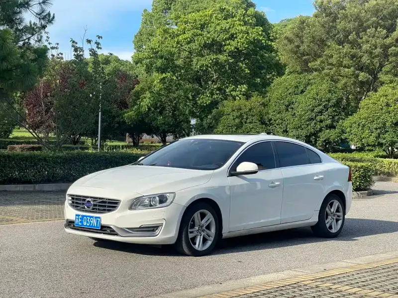 Volvo S60, 2014 — фото 1