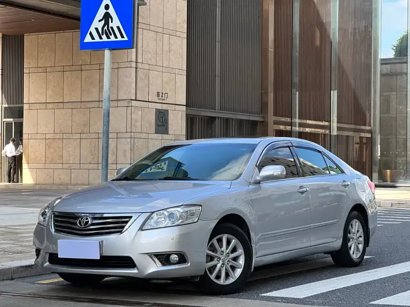Toyota Camry, 2011
