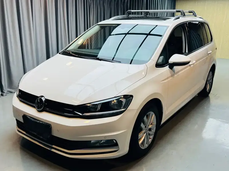 Volkswagen Touran, 2018 — фото 1