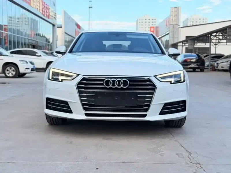 Audi A4L, 2017 — фото 1