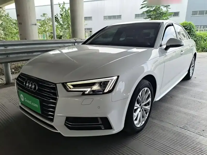 Audi A4L, 2019 — фото 1