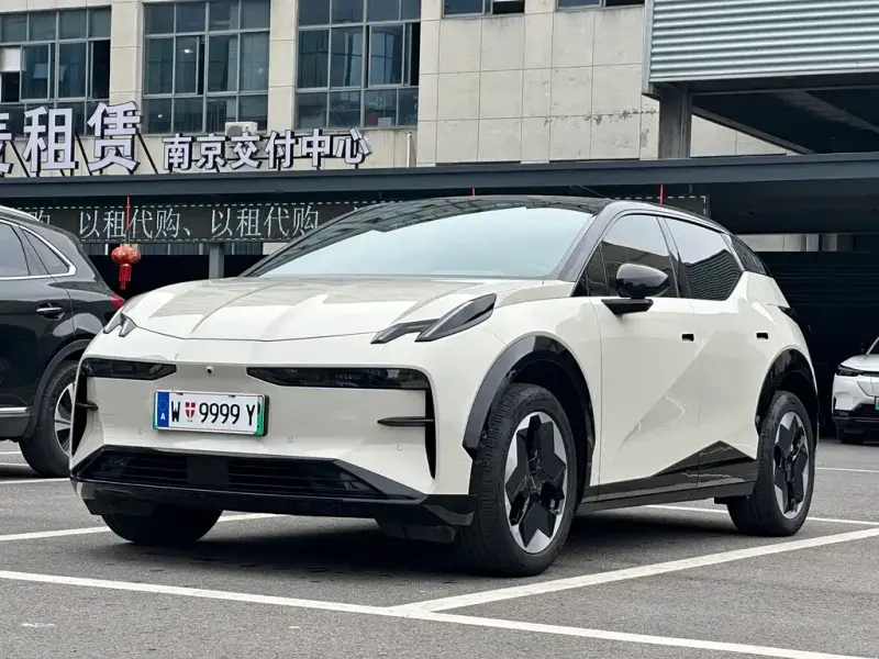 Zeekr X, 2023