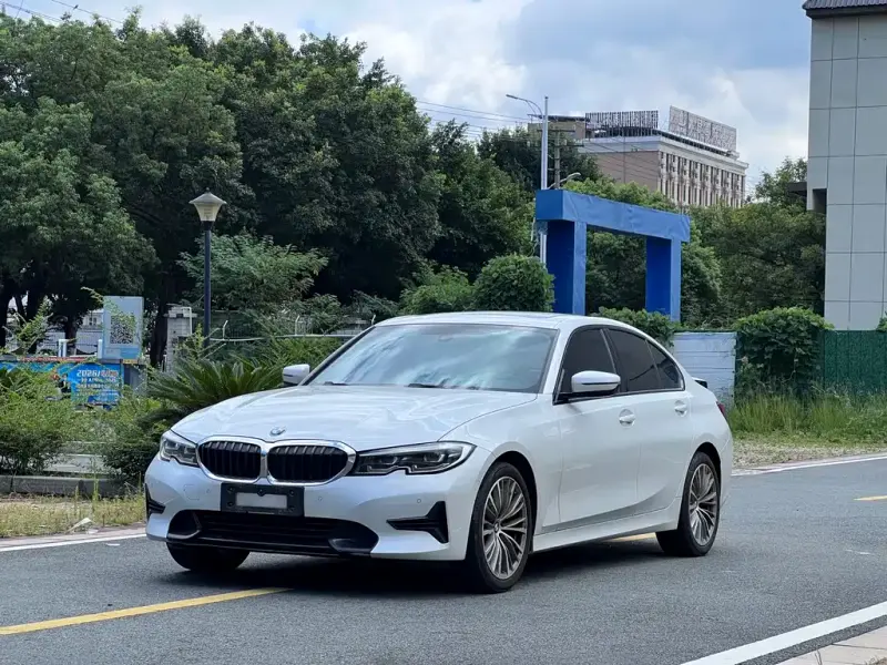 BMW 3 Series, 2021