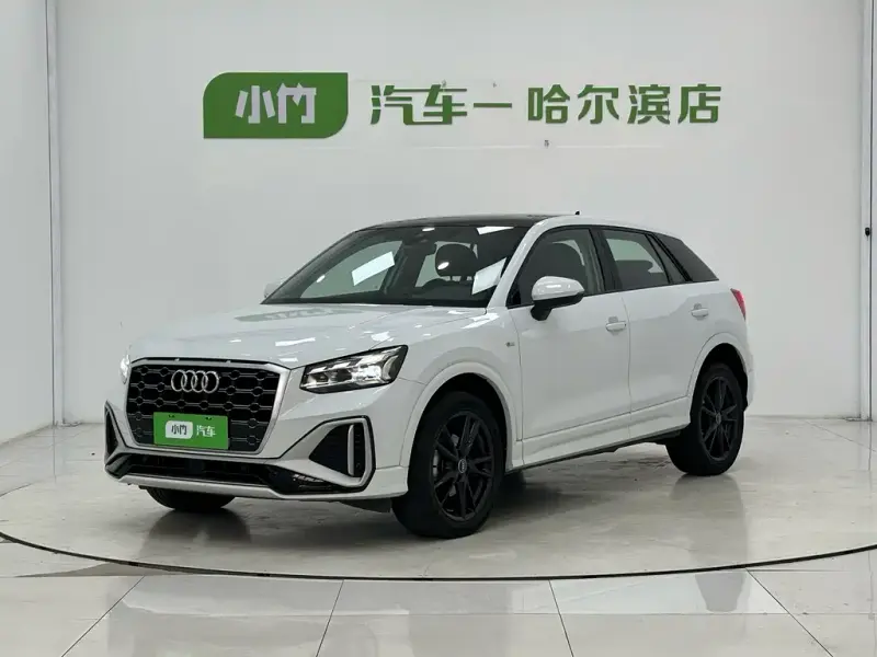 Audi Q2L, 2022