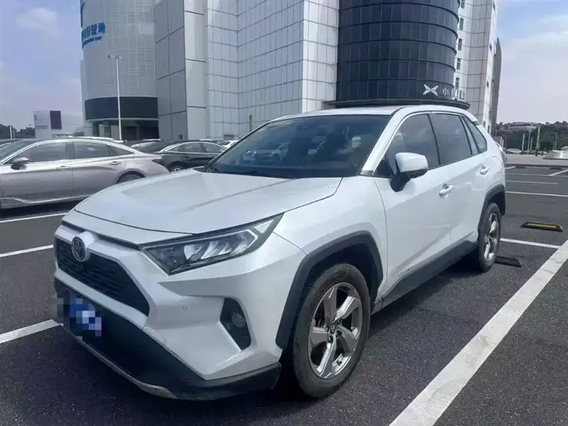 Toyota RAV4, 2023