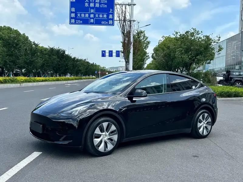 Tesla Model Y, 2022