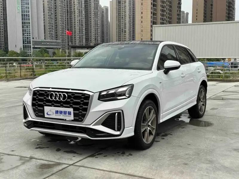 Audi Q2L, 2022