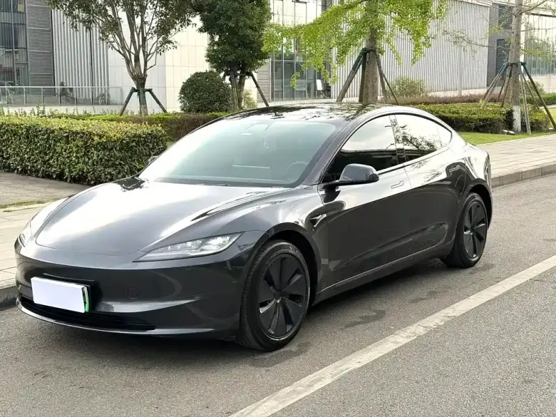 Tesla Model 3, 2024