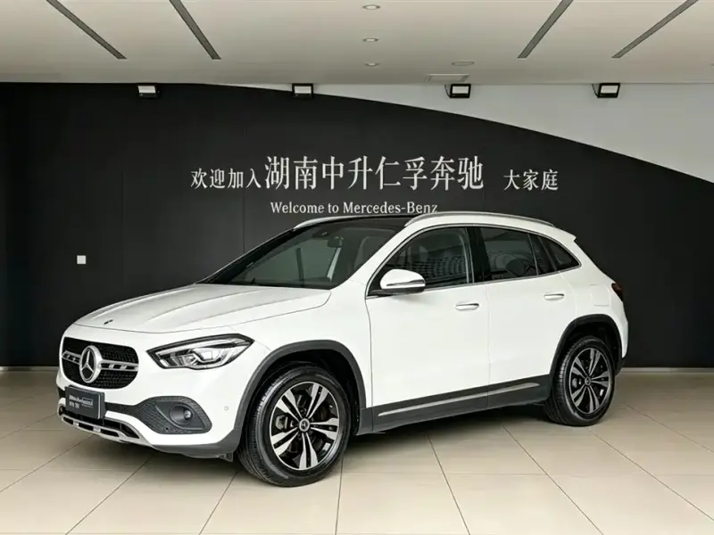 Mercedes-Benz GLA, 2023 — фото 1