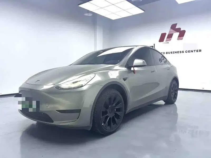 Tesla Model Y, 2023