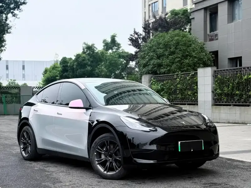 Tesla Model Y, 2023