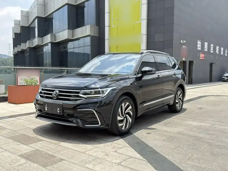 Volkswagen Tiguan L, 2024 — фото 1