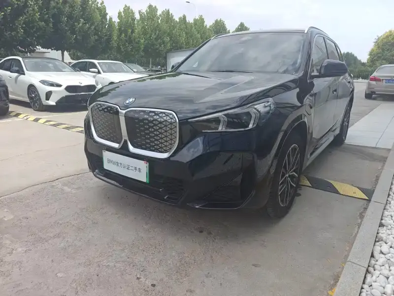 BMW iX1, 2026